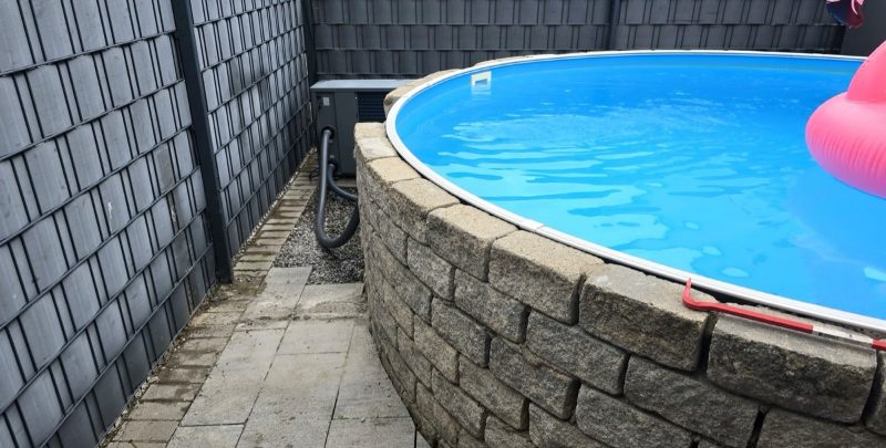 Poolbereich vor dem Podestbau